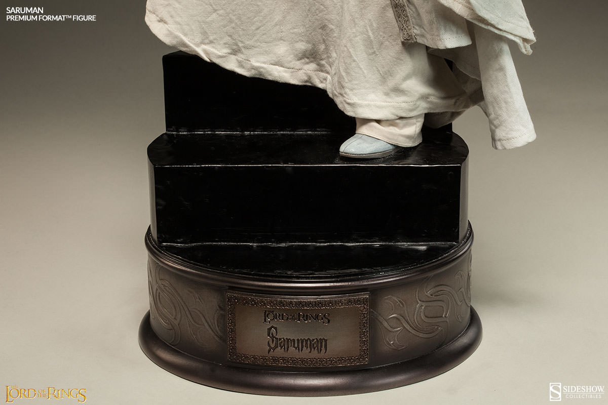 Saruman Premium Format Figure Saruman Premium Format Figure