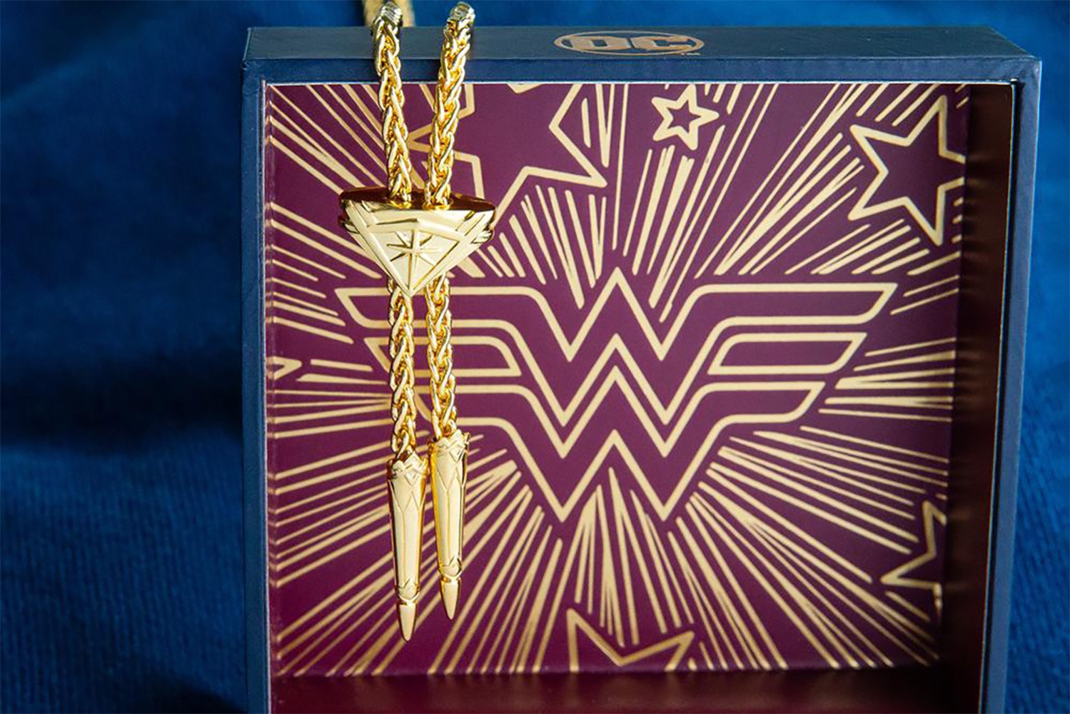 Wonder Woman Lasso Necklace (Gold) (Prototype Shown) View 6