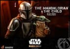 Gallery Image of The Mandalorian and The Child (Deluxe) Collectible Set