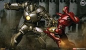 Iron Man vs Iron Monger Exclusive Edition View 12