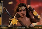 Wonder Woman Deluxe Version (Prototype Shown) View 8