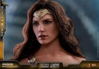 Wonder Woman Deluxe Version (Prototype Shown) View 6