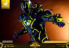 Neon Tech Iron Man 2.0 Sixth Scale Figure