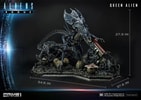 Queen Alien Battle