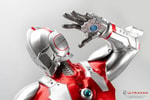 Ultraman vs Black King (Prototype Shown) View 9