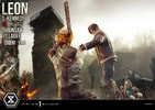 Leon S. Kennedy vs. Chainsaw Villager (Bonus Version) (Prototype Shown) View 11