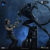 Alien Xenomorph Warrior vs Corporal Dwayne Hicks (Prototype Shown) View 1