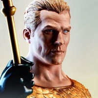 DC Comics Aquaman Premium Format™ Figure 