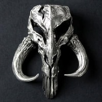 mandalorian-skull-pewter-mini-sculpture_star-wars_square_sm.jpg