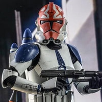 501st Battalion Clone Trooper (Deluxe) Sixth Scale Figure by Hot Toys