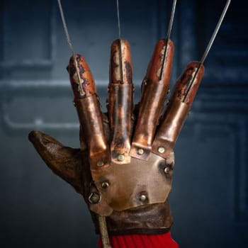 A Nightmare on Elm Street Freddy Krueger Deluxe Glove (Freddy's Revenge) Prop 