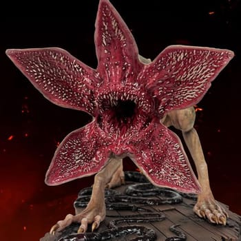 Stranger Things Demodog Quarter Scale Statue 
