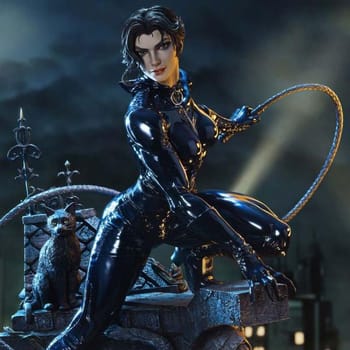 DC Comics Catwoman (Deluxe Bonus Version) 1:3 Scale Statue 