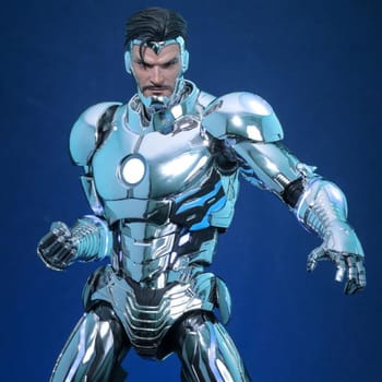 Nano Gauntlet Life-Size Replica | Sideshow Collectibles