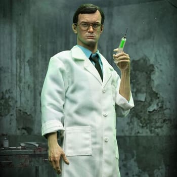 Re-Animator Doctor Herbert West Sixth Scale Figure 