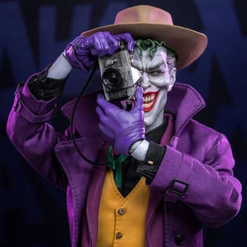 DC Comics The Joker Sixth Scale Figure 