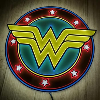 DC Comics Vintage Wonder Woman LED Logo Light (Circular) Wall Light 