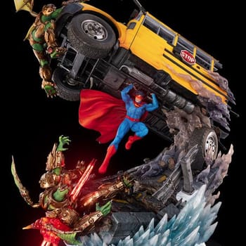 DC Comics Superman Ultra HQS Statues 