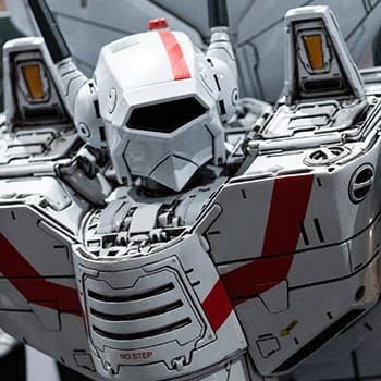 Prime 1 Studio VF-1J Officers Battleoid Mode Statue