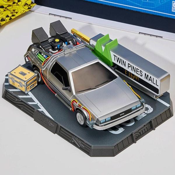 Back to the Future: Time Machine Countdown Character Model Kit