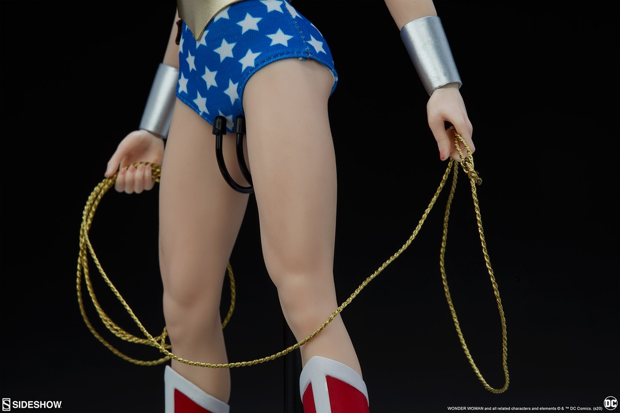 DC Comics Wonder Woman Sixth Scale Figure  Collector Edition  View 6