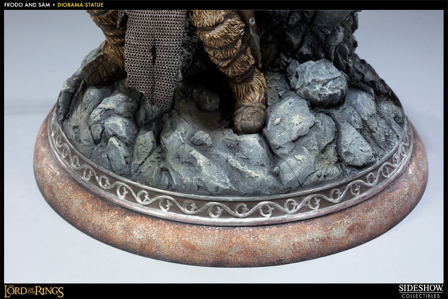 The Lord of the Rings Frodo and Samwise Polystone Statue by