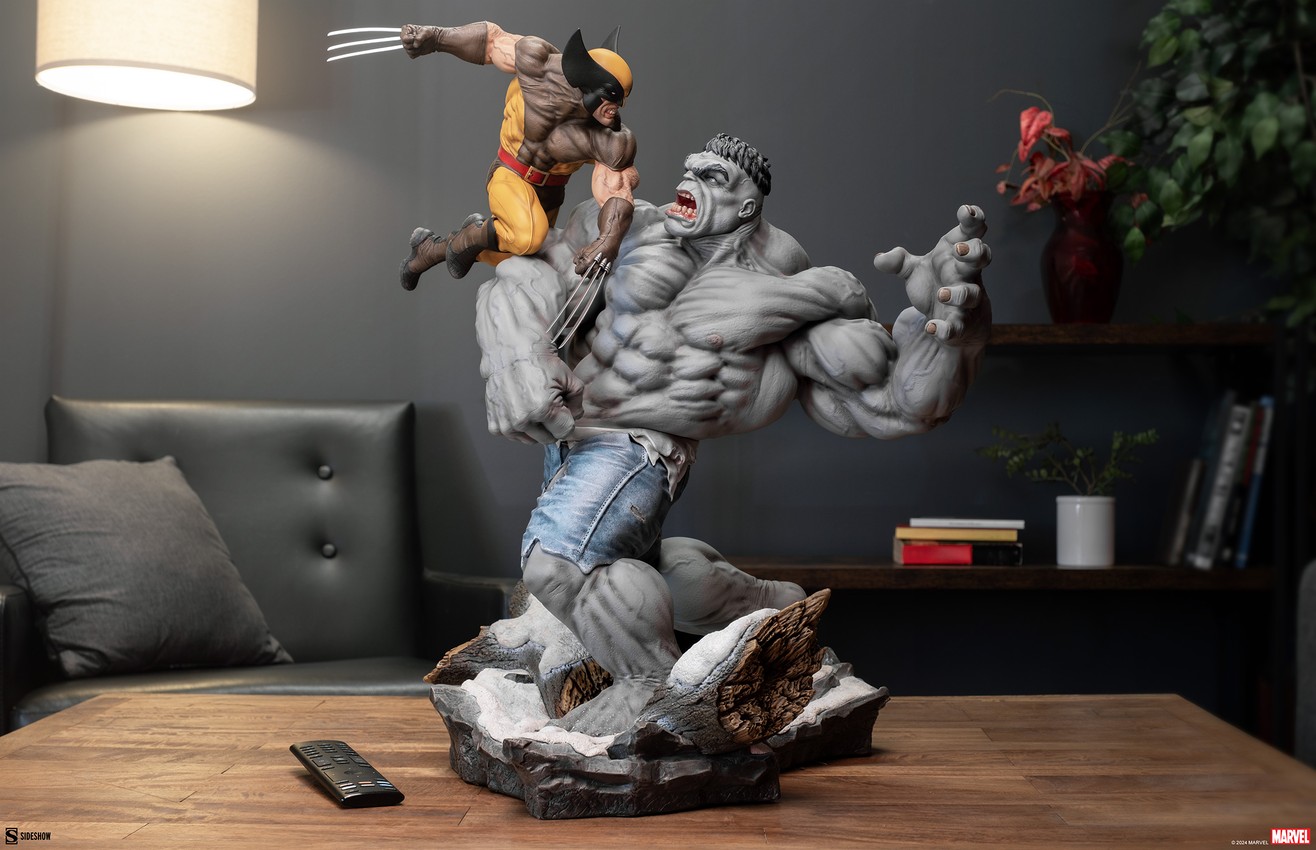 Grey Hulk vs Wolverine Maquette by Sideshow Collectibles