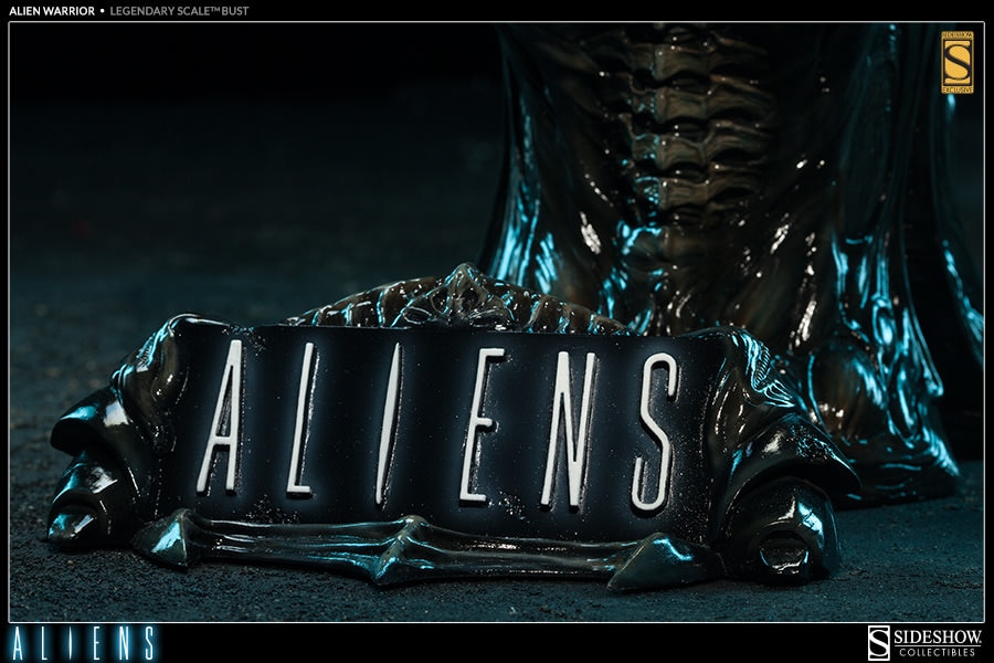 Aliens Alien Warrior Legendary Scale™ Bust  Exclusive Edition  View 2
