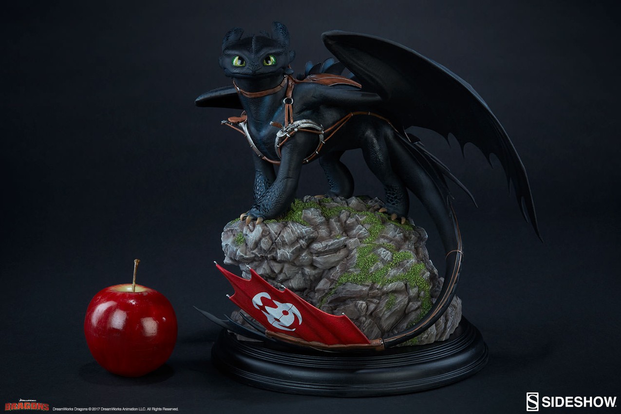How to Train Your Dragon Toothless Statues  Exclusive Edition  View 5