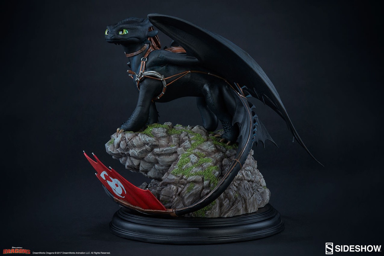 How to Train Your Dragon Toothless Statues  Exclusive Edition  View 6