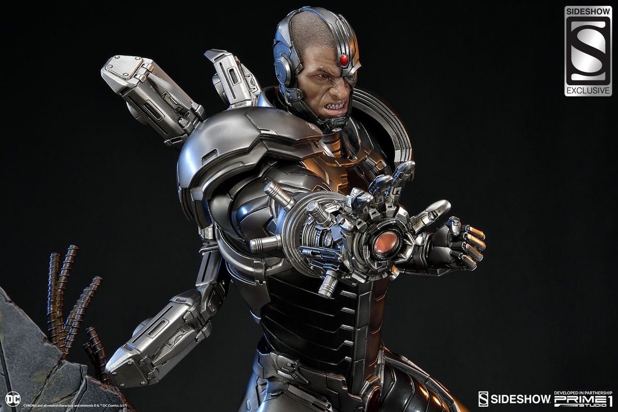 DC Comics Cyborg Statues  Exclusive Edition - Prototype Shown View 6