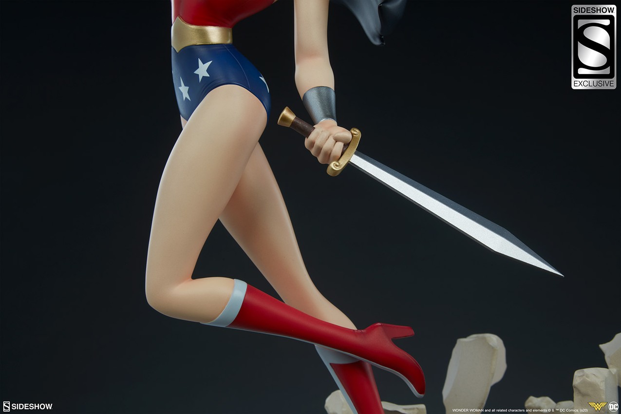 DC Comics Wonder Woman Statues  Exclusive Edition  View 2