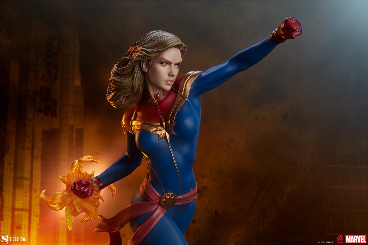 Sideshow captain marvel store