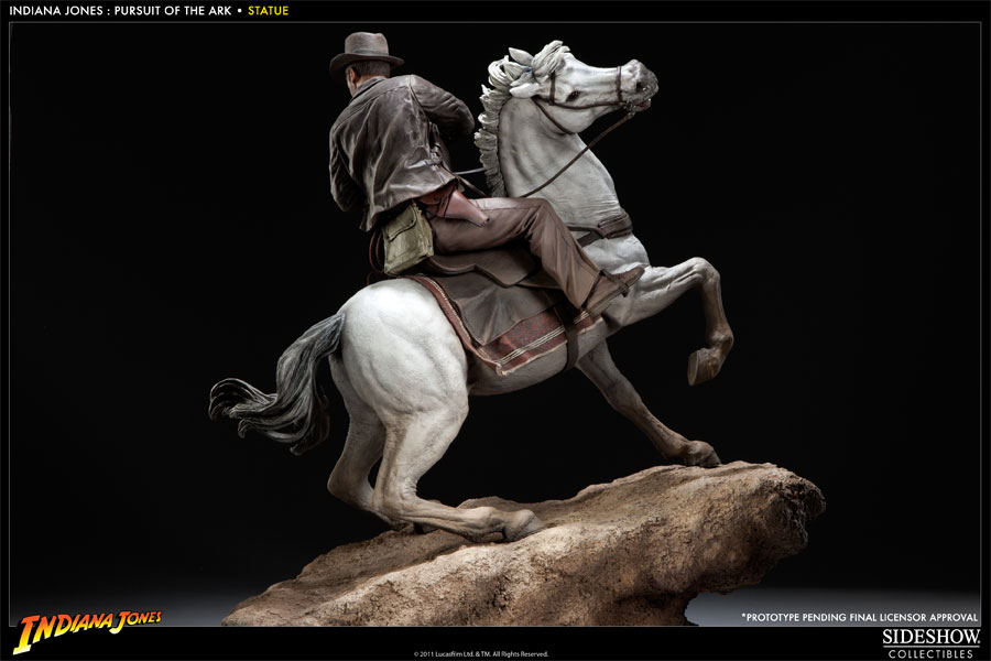 Indiana Jones Indiana Jones 'Pursuit of the Ark' Polystone Statue  Collector Edition  View 4