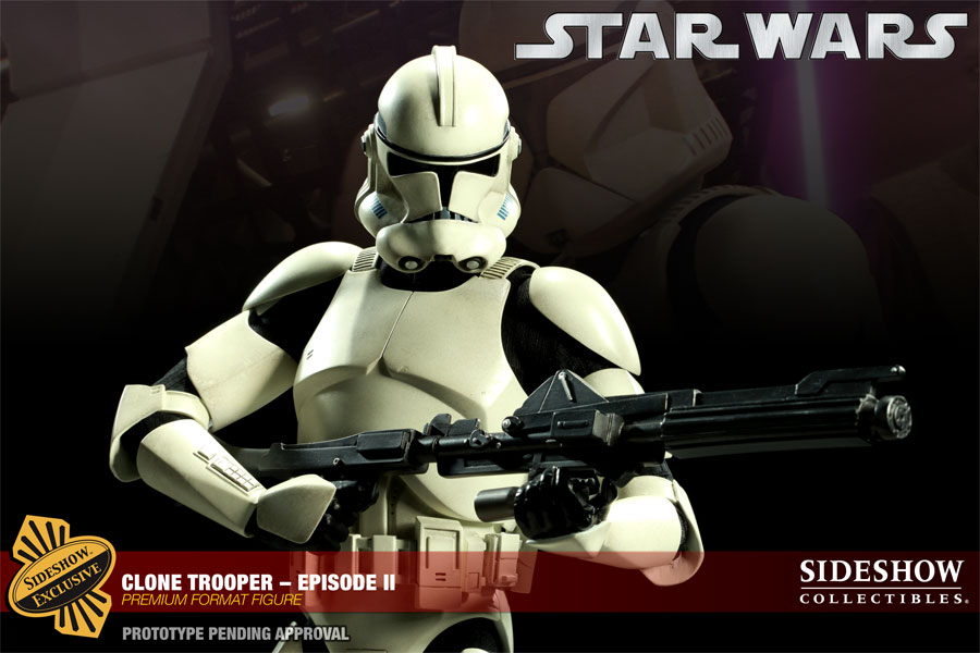 Star Wars Clone Trooper Premium Format™ Figure  View 4