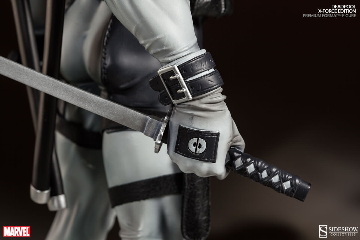 Marvel Deadpool - X-Force Premium Format™ Figure  View 6
