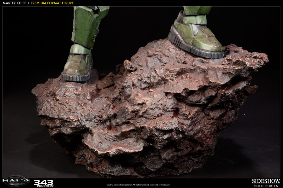 Halo Master Chief Premium Format Figure by Sideshow Collecti