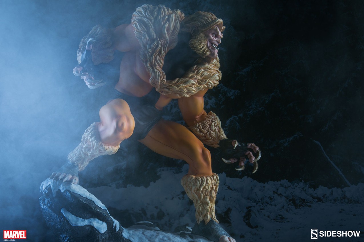 Marvel Sabretooth Classic Premium Format™ Figure  Collector Edition  View 2