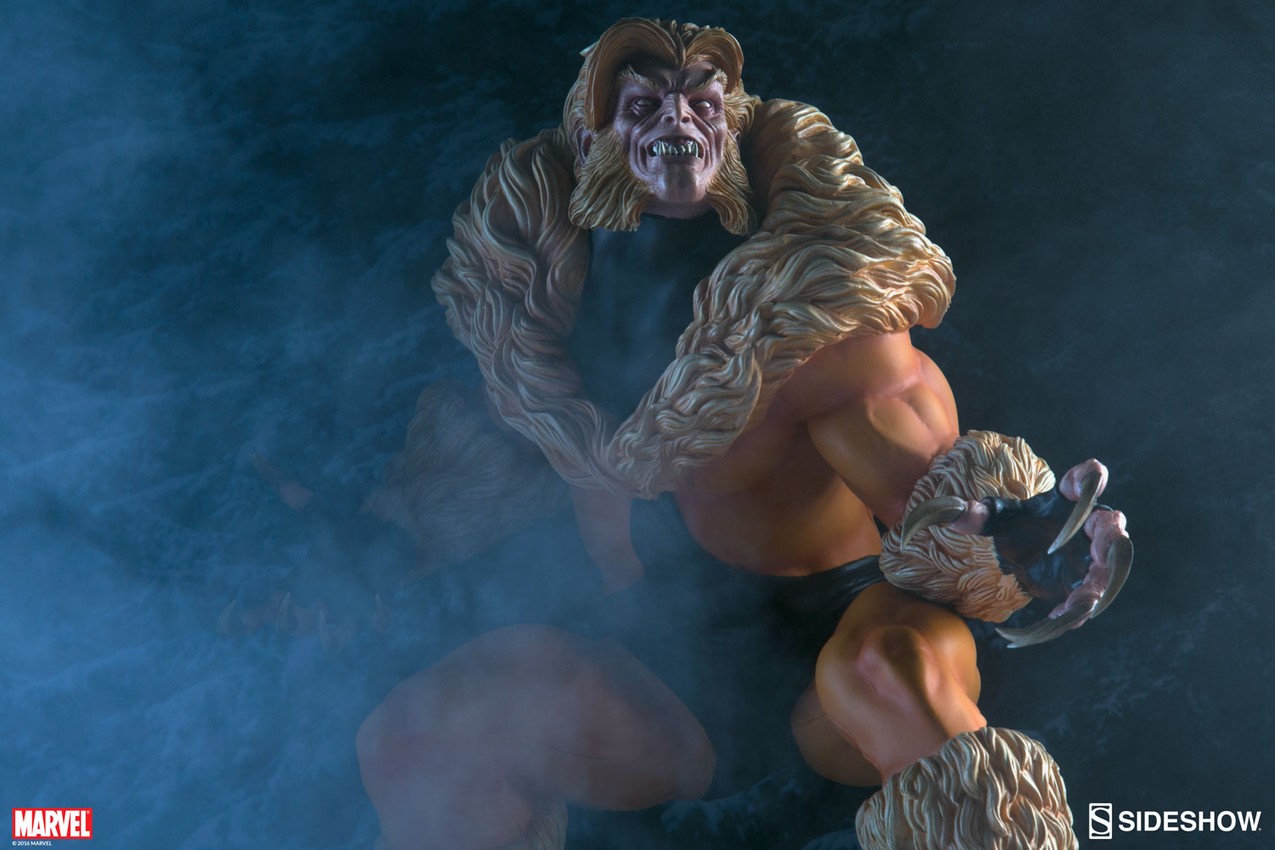 Marvel Sabretooth Classic Premium Format™ Figure  Collector Edition  View 3