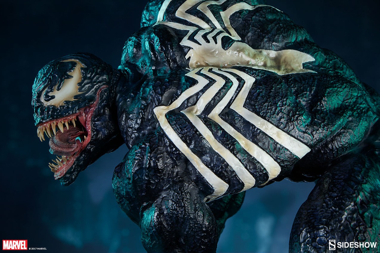 Marvel Venom Premium Format(TM) Figure by Sideshow Collectib
