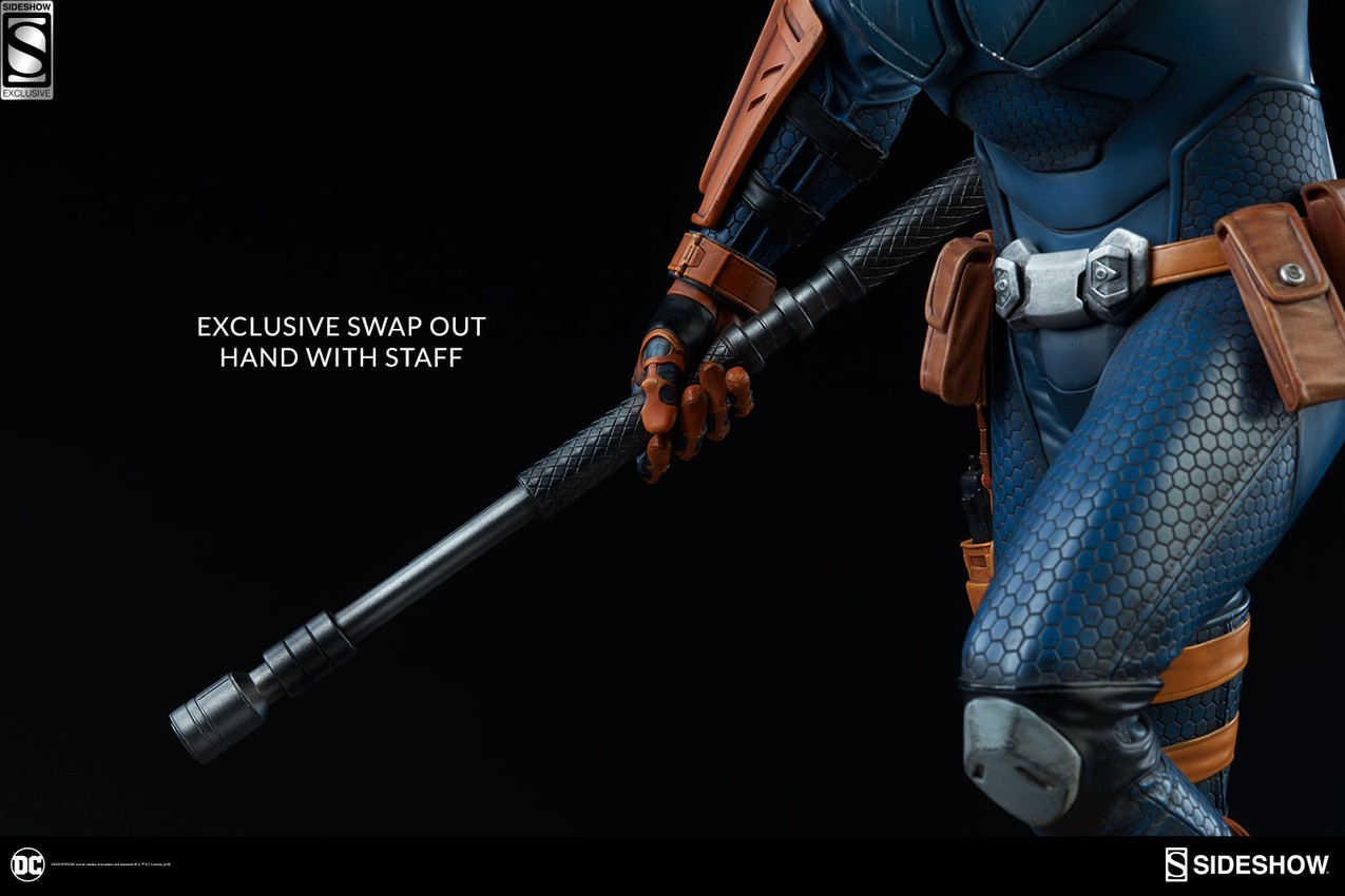 DC Comics Deathstroke  Premium Format™ Figure  Exclusive Edition  View 3