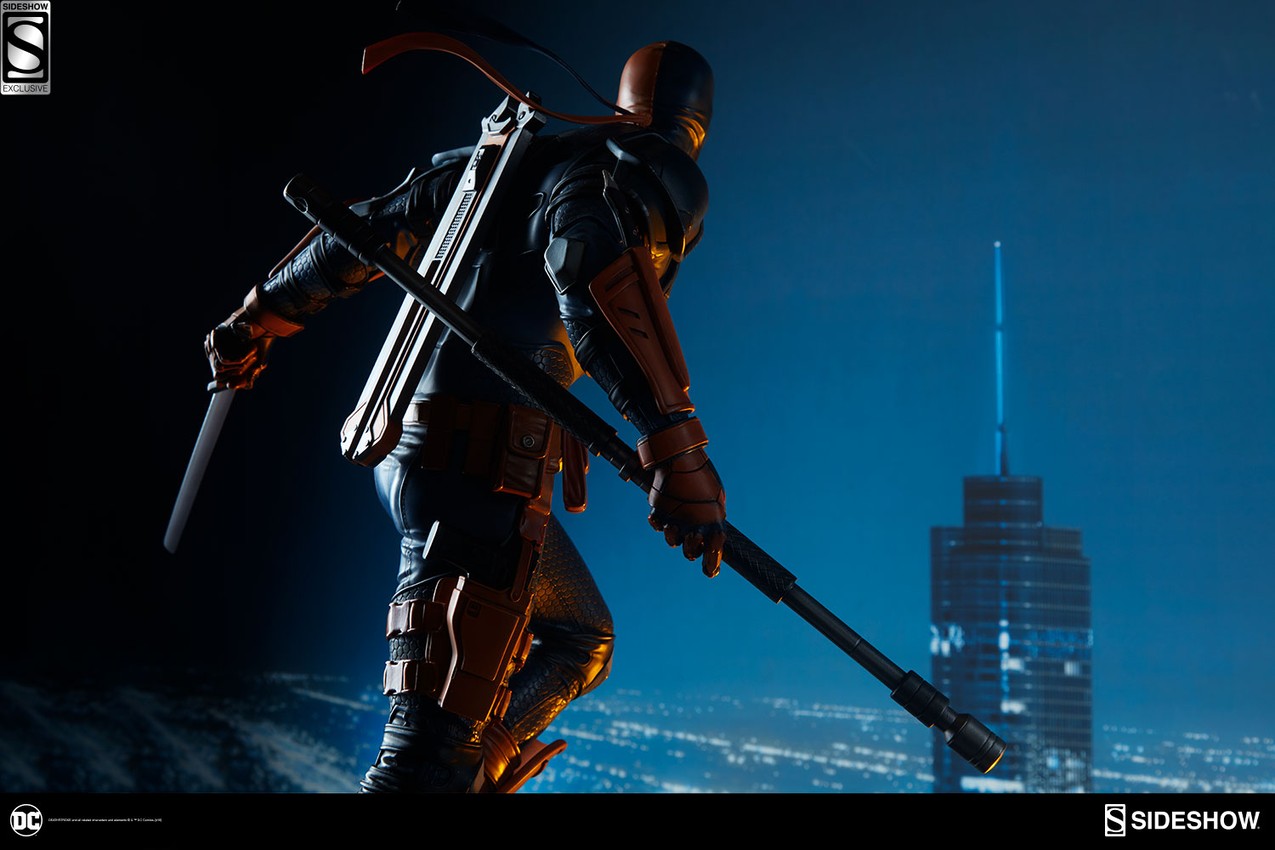 DC Comics Deathstroke  Premium Format™ Figure  Exclusive Edition  View 5