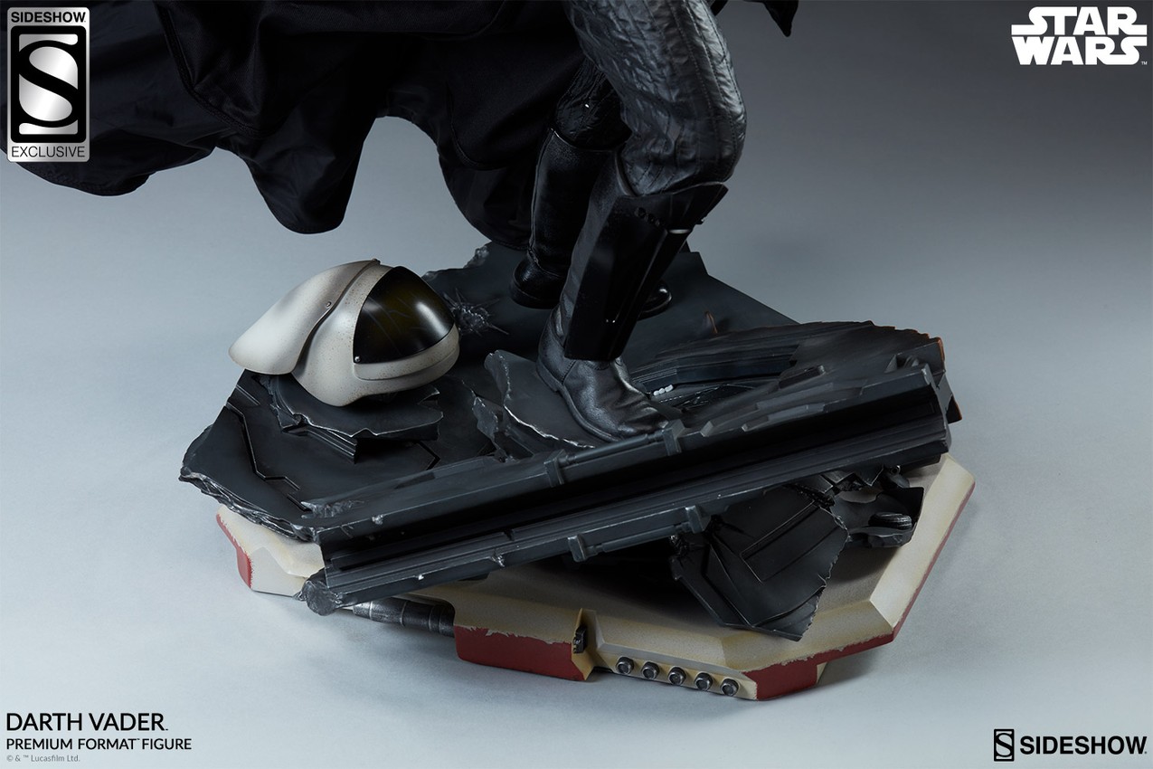 Star Wars Darth Vader Premium Format™ Figure  Exclusive Edition  View 4