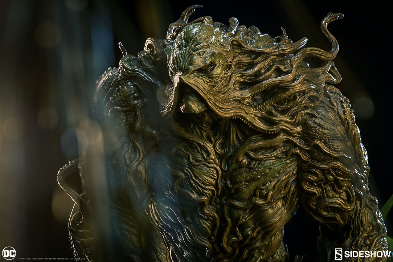 DC Comics Swamp Thing Maquette  Collector Edition  View 3