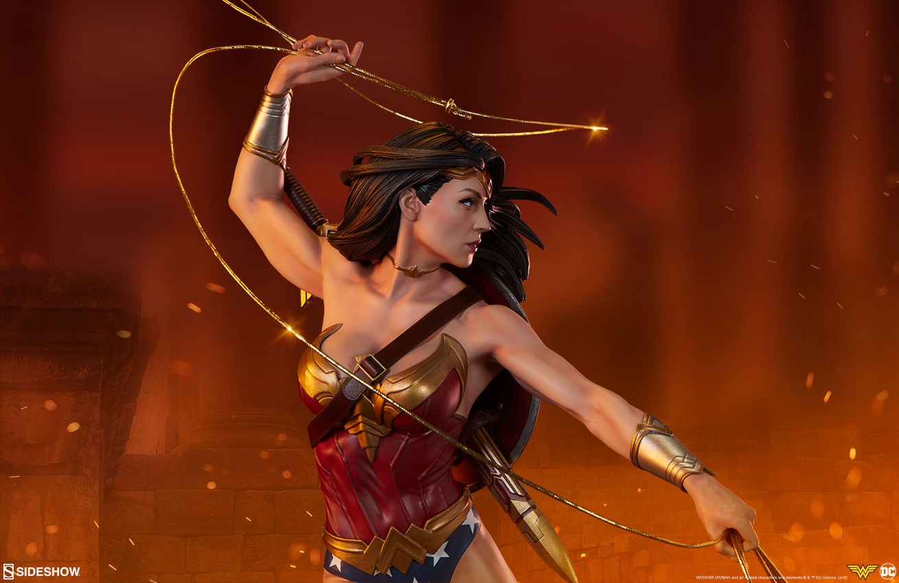 DC Comics Wonder Woman Premium Format™ Figure  Collector Edition  View 3
