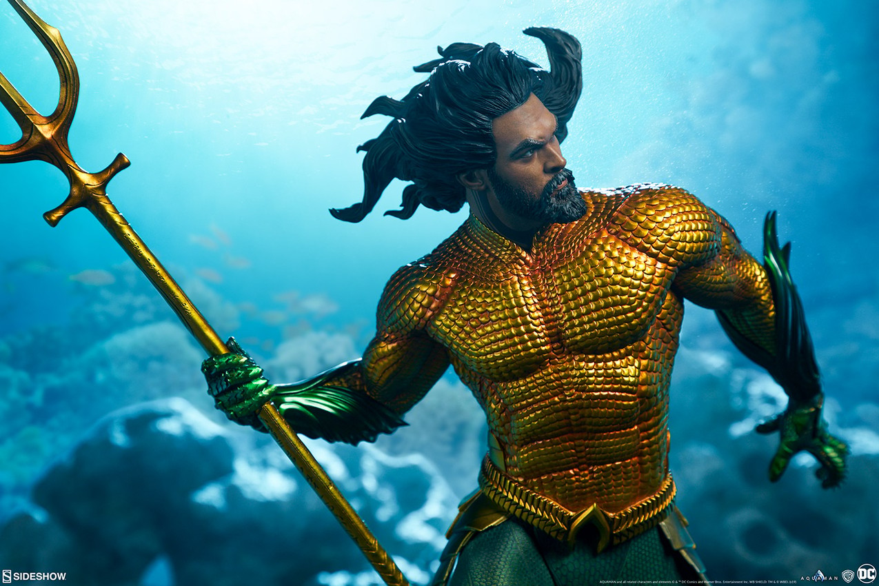 DC Comics Aquaman Premium Format™ Figure  Collector Edition  View 3