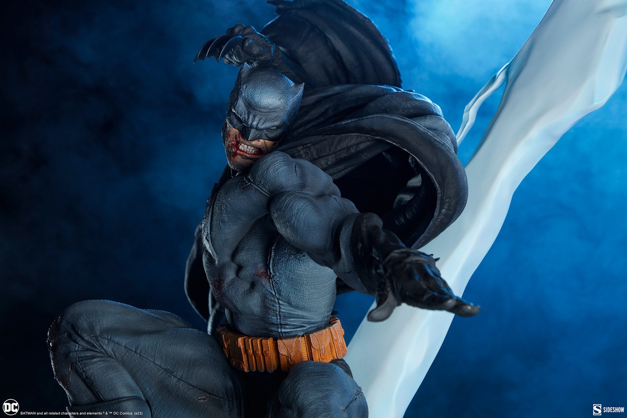 Batman: The Dark Knight Returns Premium Format(TM) Figure | Sideshow  Collectibles