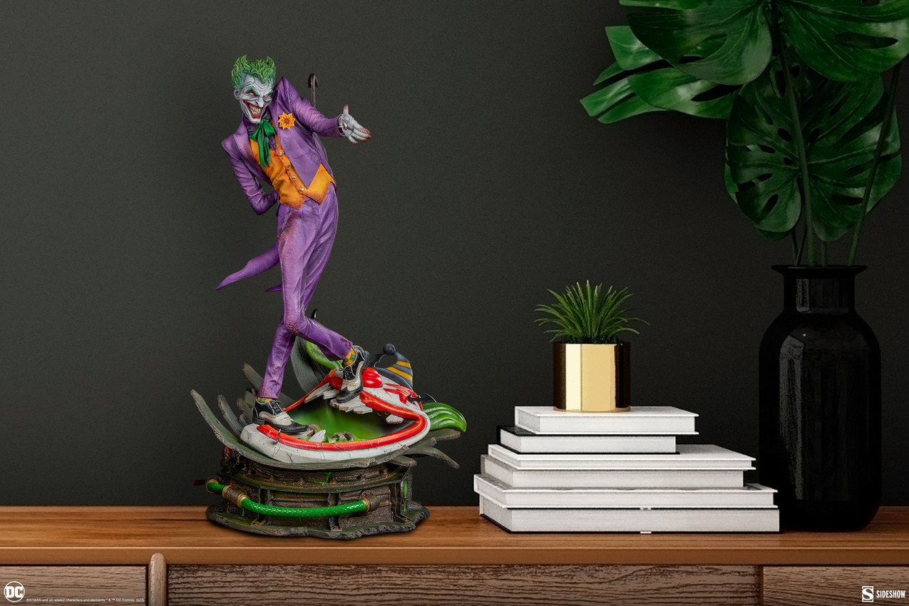 The Joker Premium Format Figure | Sideshow Collectibles