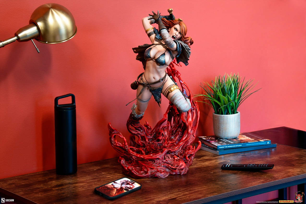 [Bild: red-sonja-premium-format-figure_dynamite...7b4263.jpg]