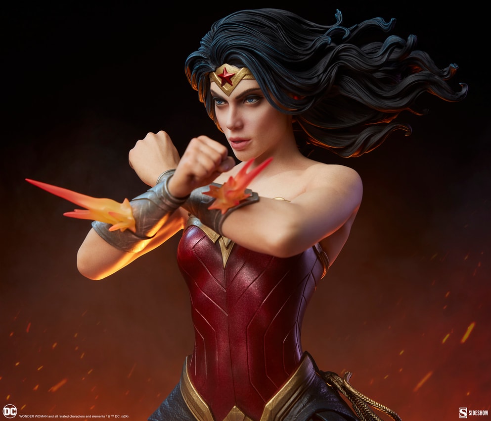 Wonder Woman: Saving the Day Premium Format Figure by
